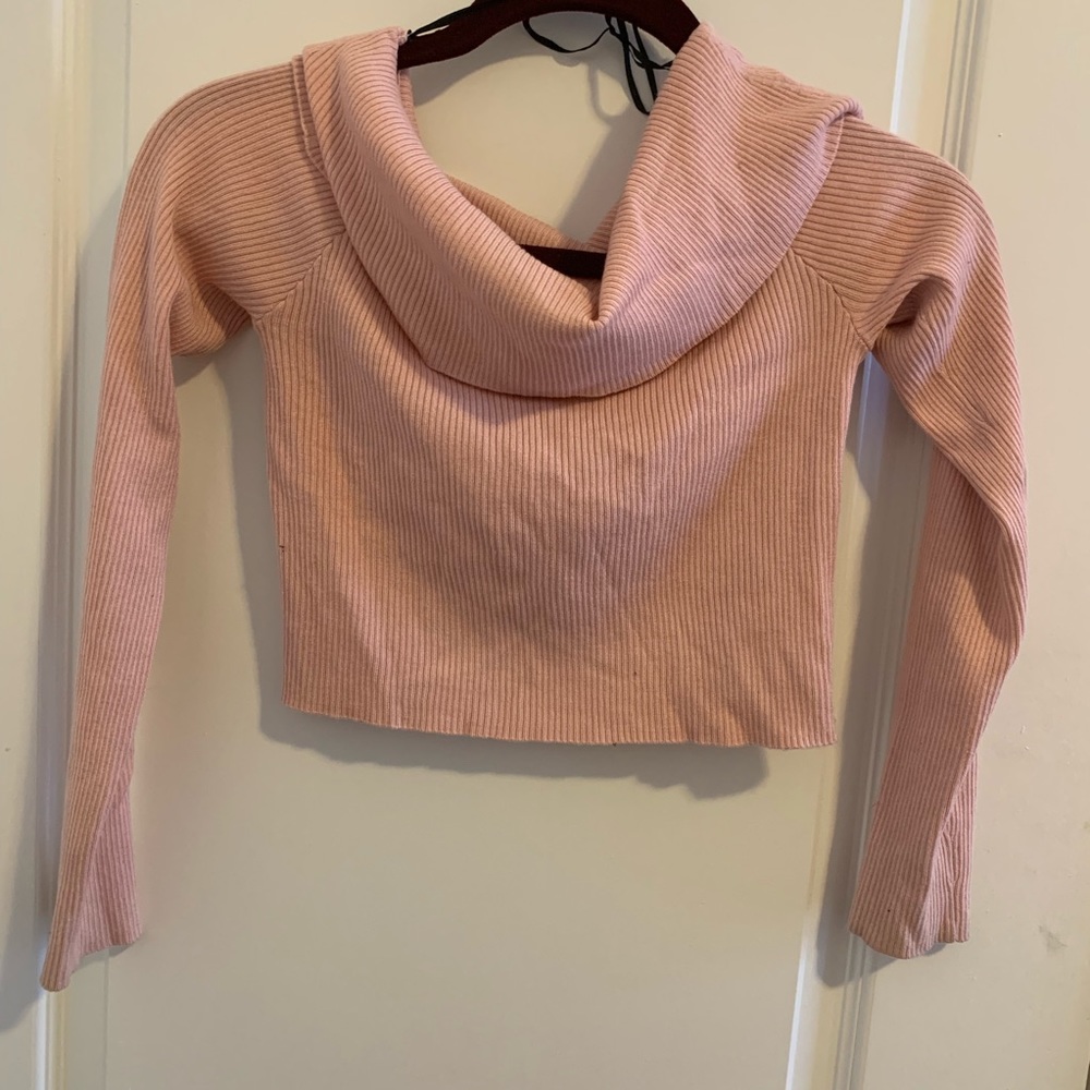 Pink, ribbed sweater